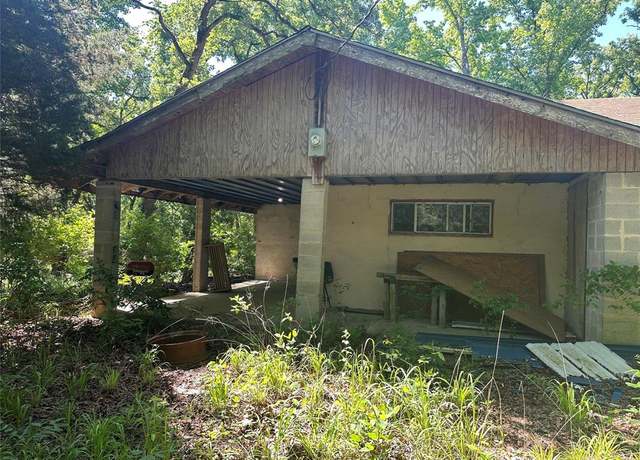 Property at 3AC County Road 219, Buffalo, TX 75831, 4 beds, 2 baths