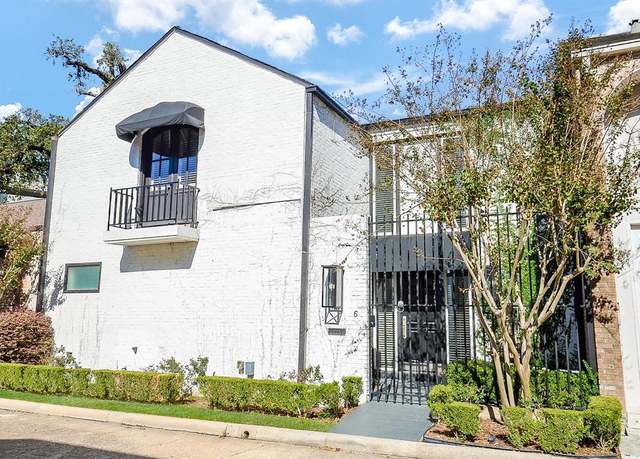 Property at 6 River Hollow Ln, Houston, TX 77027, 3 beds, 2.5 baths