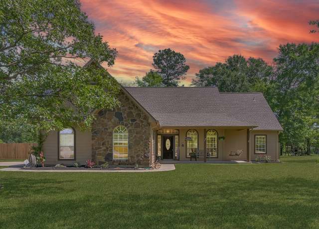 Property at 12456 Red Stag Ct, Conroe, TX 77303, 3 beds, 2 baths