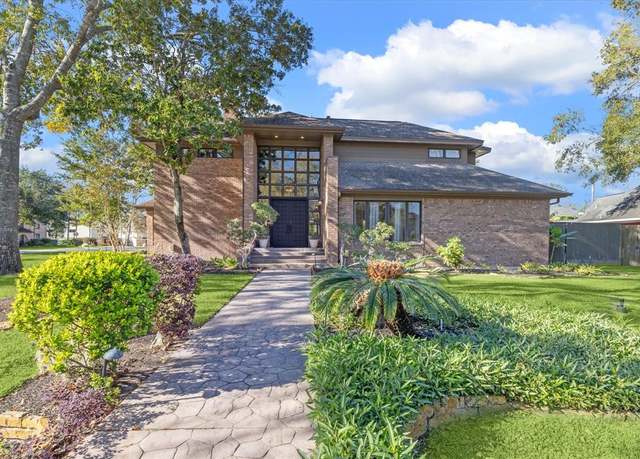 Property at 2614 Rip Van Winkle Dr, Pearland, TX 77581, 4 beds, 4.5 baths