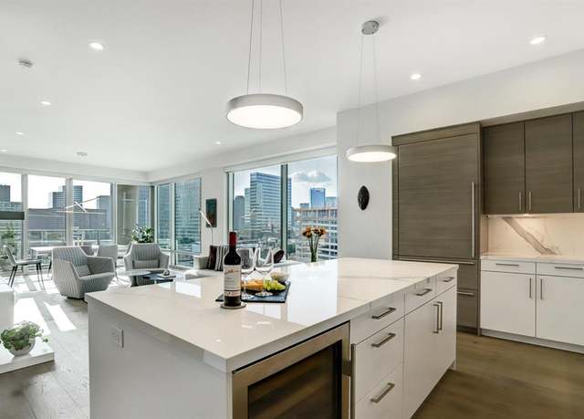 Property at 2047 Westcreek Ln #708, Houston, TX 77027, 2 beds, 2.5 baths