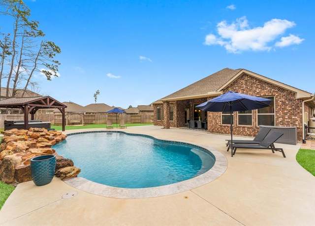 Property at 17221 Crimson Crest Dr, Conroe, TX 77302, 4 beds, 2 baths