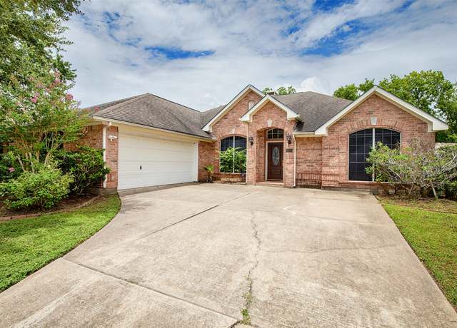 Property at 1815 Rustic Oak Ln, Pasadena, TX 77586, 4 beds, 2.5 baths