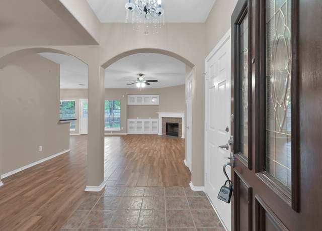 Property at 107 W Russet Grove Cir, The Woodlands, TX 77384, 3 beds, 2 baths
