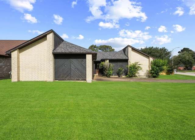 Property at 106 Fargo Woods Dr, Houston, TX 77015, 3 beds, 2 baths