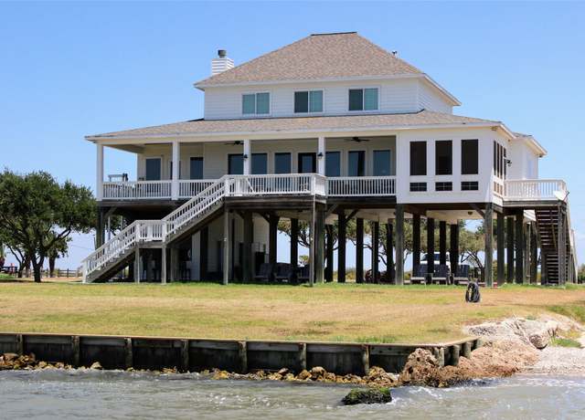 Property at 1664 County Road 312, Palacios, TX 77465, 7 beds, 4.5 baths