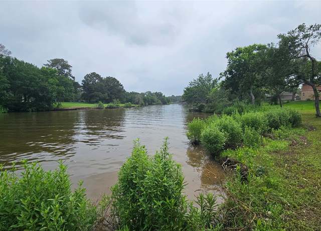 Property at 205 Old Bayou Dr, Dickinson, TX 77539