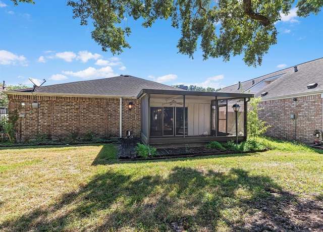 Property at 2710 Kissing Camel Ct, Missouri City, TX 77459, 2 beds, 3 baths