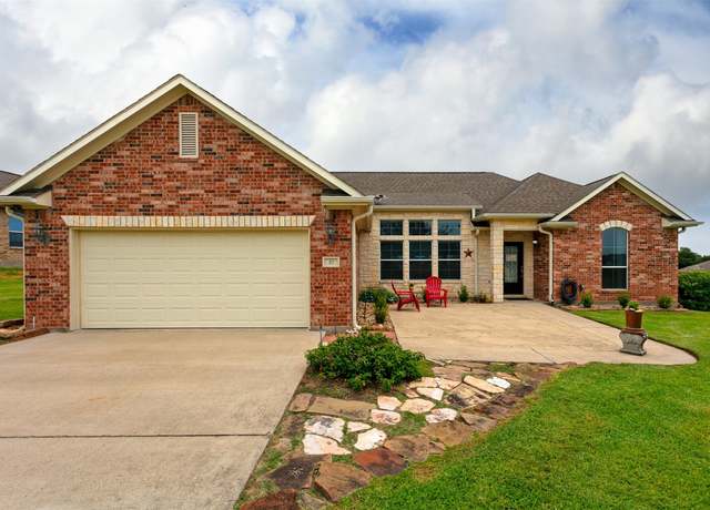 Property at 10 Camden Hls, Hilltop Lakes, TX 77871, 3 beds, 2 baths