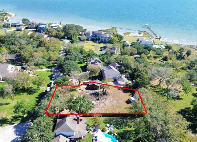 Property at 717 Quintana Roo Pl, Seabrook, TX 77586