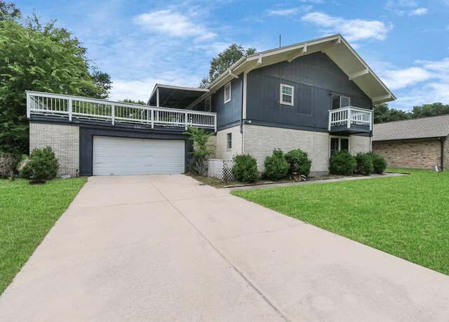 Property at 1050 Broadmoor Dr, Huntsville, TX 77340, 4 beds, 2 baths