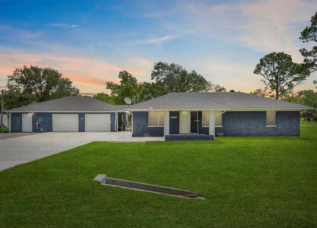 Property at 28539 Highway 36, Damon, TX 77430, 3 beds, 2.5 baths