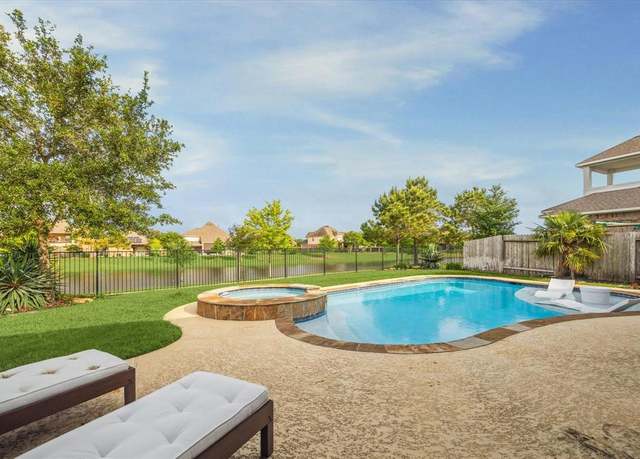 Property at 614 Yaupon Creek Ln, Richmond, TX 77469, 4 beds, 3.5 baths