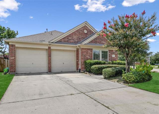 Property at 31827 Oak Thicket Ct, Conroe, TX 77385, 4 beds, 2 baths