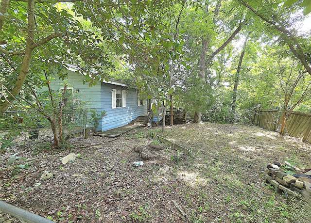 Property at 11519 Persimmon St, Willis, TX 77318, 3 beds, 1.5 baths