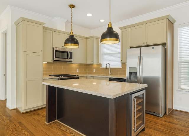 Property at 8225 Cambridge St, Houston, TX 77054, 3 beds, 3.5 baths