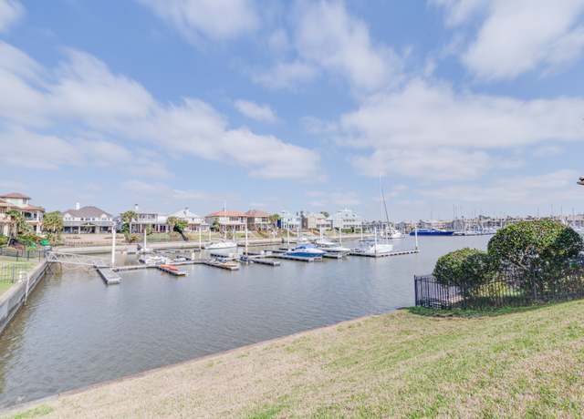 Property at 403 Harborside Way, Kemah, TX 77565, 3 beds, 2.5 baths