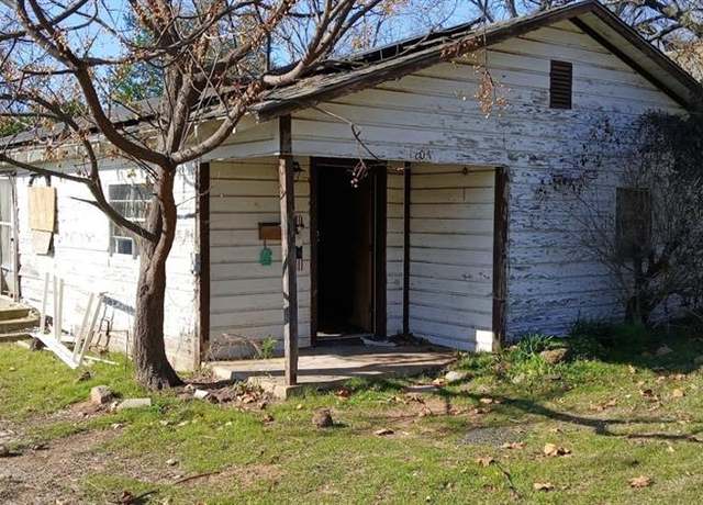 Property at 1007 S Scullin Ave, Denison, TX 75020, 2 beds, 1 bath