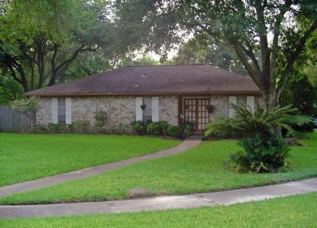 Property at 6202 Wagonwheel Cir, Houston, TX 77088, 3 beds, 2 baths