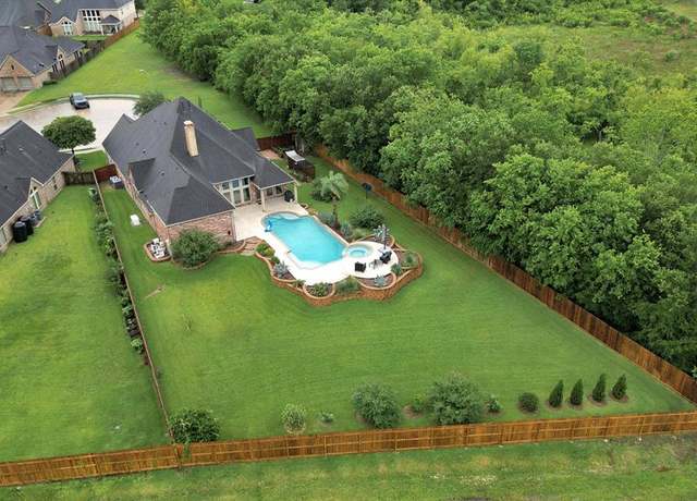 Property at 4003 N Creekmont Dr, Fresno, TX 77545, 4 beds, 3 baths