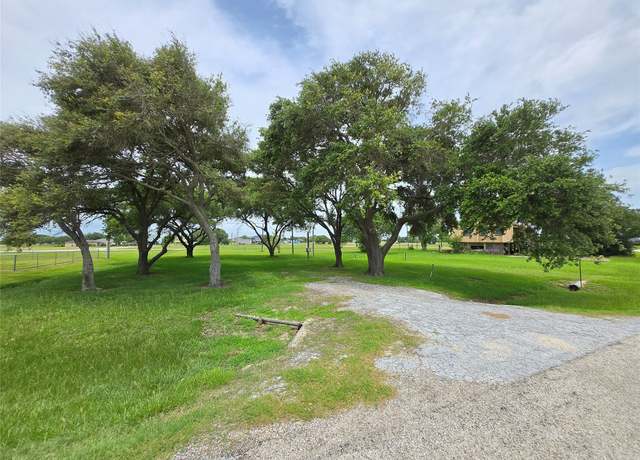 Property at 248 Stovall Dr, Palacios, TX 77465