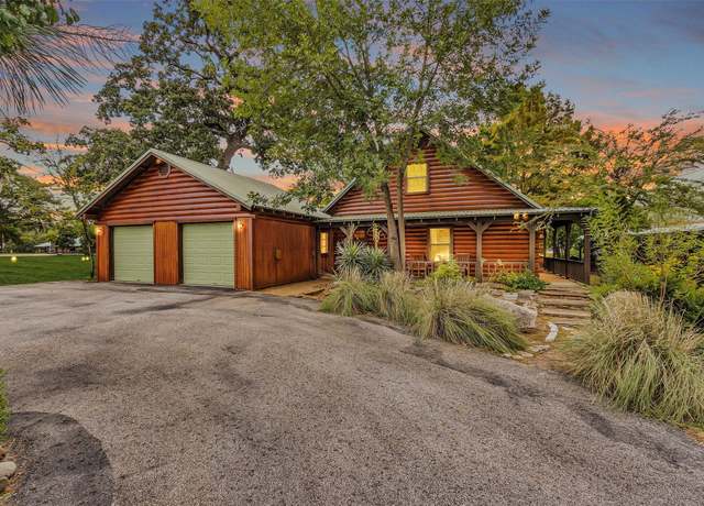 Property at 3 Cypress Bnd, Huntsville, TX 77340, 2 beds, 2 baths