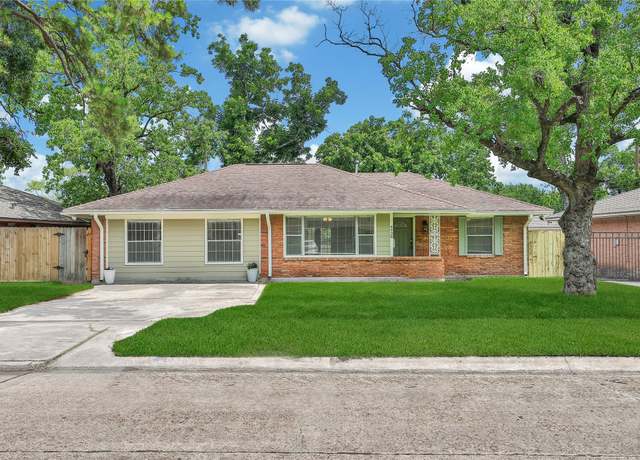 Property at 4938 Saxon Dr, Houston, TX 77092, 3 beds, 2 baths