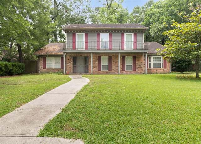 Property at 1918 Thousand Pines Dr, Houston, TX 77339, 4 beds, 2.5 baths