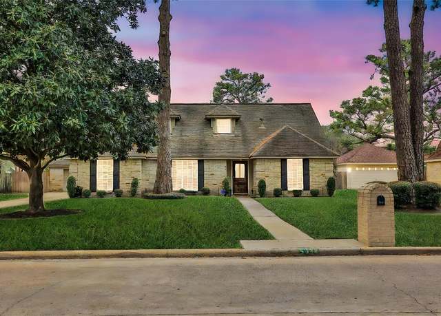 Property at 5334 Pinewilde Dr, Houston, TX 77066, 4 beds, 2.5 baths