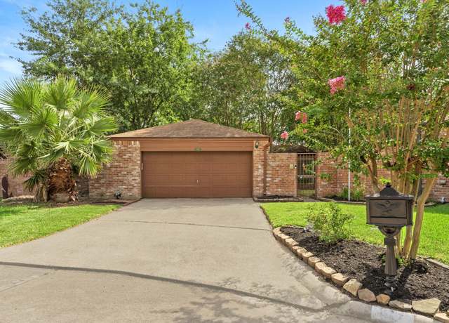 Property at 6822 Clee Ln, Spring, TX 77379, 3 beds, 2 baths