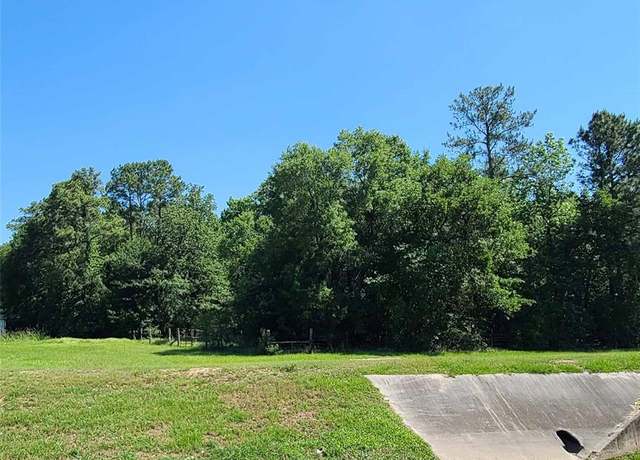 Property at 411 Springwood Dr, Conroe, TX 77385