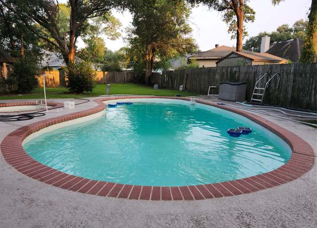 Property at 8206 Arrow Cove Ct, Humble, TX 77346, 3 beds, 2.5 baths