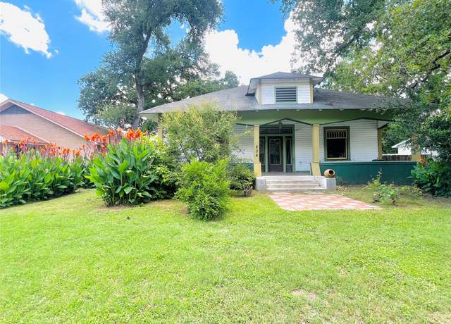 Property at 236 8th St, Somerville, TX 77879, 3 beds, 1 bath