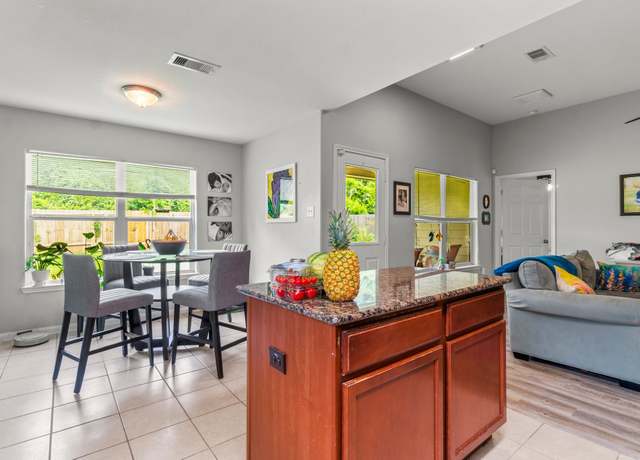 Property at 12218 Estelle Ln, Pinehurst, TX 77362, 3 beds, 2 baths