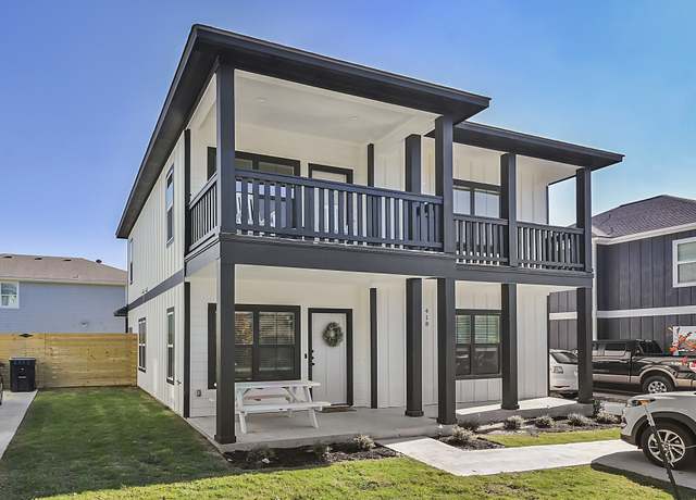 Property at 416, 418, 420 Edward St, College Station, TX 77840, 5 beds, 5 baths