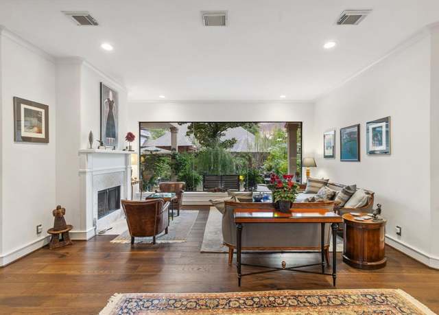 Property at 13614 Champions Centre Dr, Houston, TX 77069, 4 beds, 3.5 baths