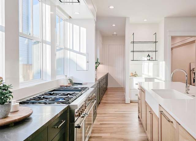 Property at 2708 Morrison St, Houston, TX 77009, 4 beds, 3.5 baths