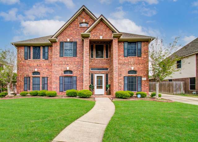 Property at 5109 Playa Dr, Pearland, TX 77584, 5 beds, 3.5 baths