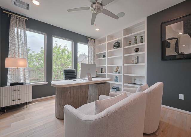 Property at 2611 Oakland Park Dr, Conroe, TX 77385, 4 beds, 3.5 baths
