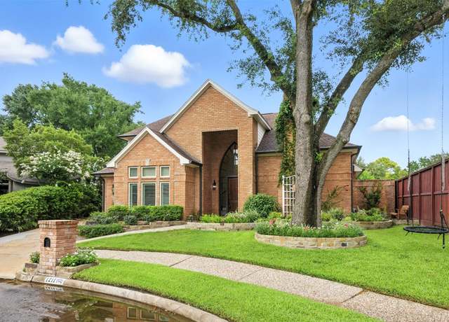 Property at 1211 Villmont Ln, Houston, TX 77077, 4 beds, 3.5 baths