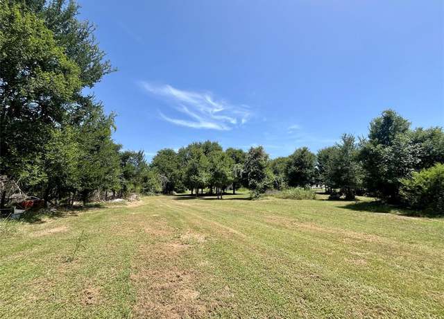 Property at 198 Riverside Dr, La Grange, TX 78945