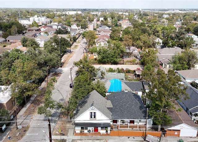 Property at 1501 Noble St, Houston, TX 77009, 2 baths