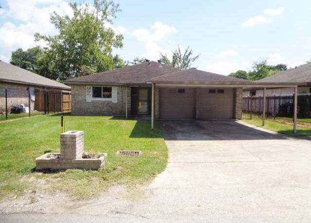 Property at 1122 Havner Ln, Houston, TX 77037, 3 beds, 2 baths