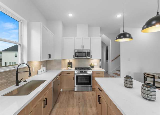 Property at 6418 Weston St, Houston, TX 77021, 4 beds, 3.5 baths