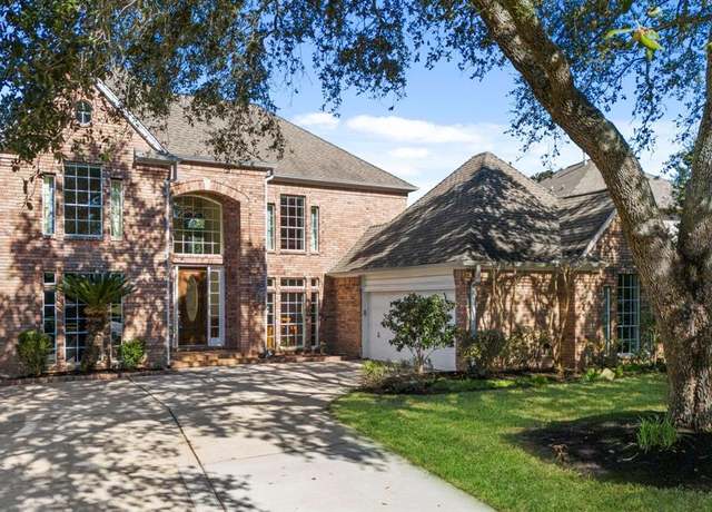 Property at 1422 Sugar Creek Blvd, Sugar Land, TX 77478, 4 beds, 3.5 baths