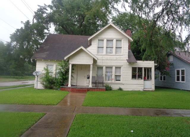 Property at 3230 Ohio St, Baytown, TX 77520, 3 beds, 2 baths