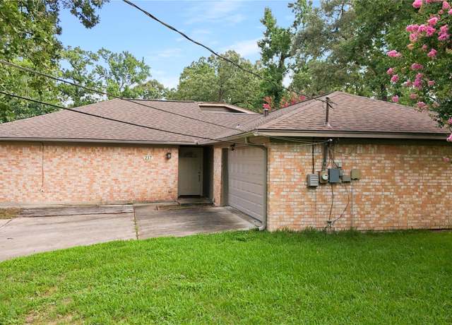 Property at 217 Wellwood Ln, Conroe, TX 77304, 3 beds, 2 baths