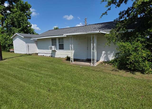 Property at 754 Yaupon Cove Dr, Onalaska, TX 77360, 1 bed, 1 bath
