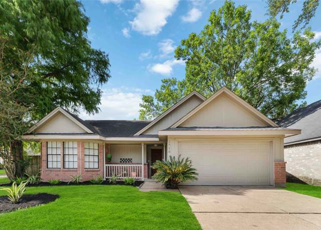 Property at 1710 Blue Heather Ln, Fresno, TX 77545, 3 beds, 2 baths