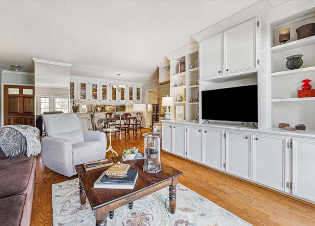 Property at 2238 S Piney Point Rd #204, Houston, TX 77063, 1 bed, 1 bath